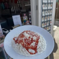Spaghetti-is med jordbærsauce